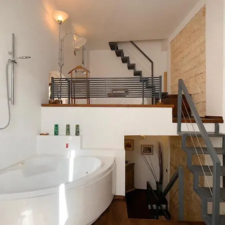 Apartment La Nel Borgo Howme